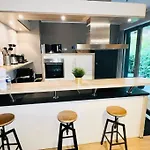 Chic One Bedroom With Parking&Terrace-Kir22